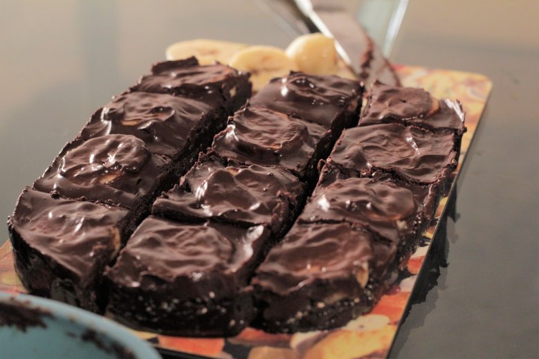  Frau ist Rohakaobrownies